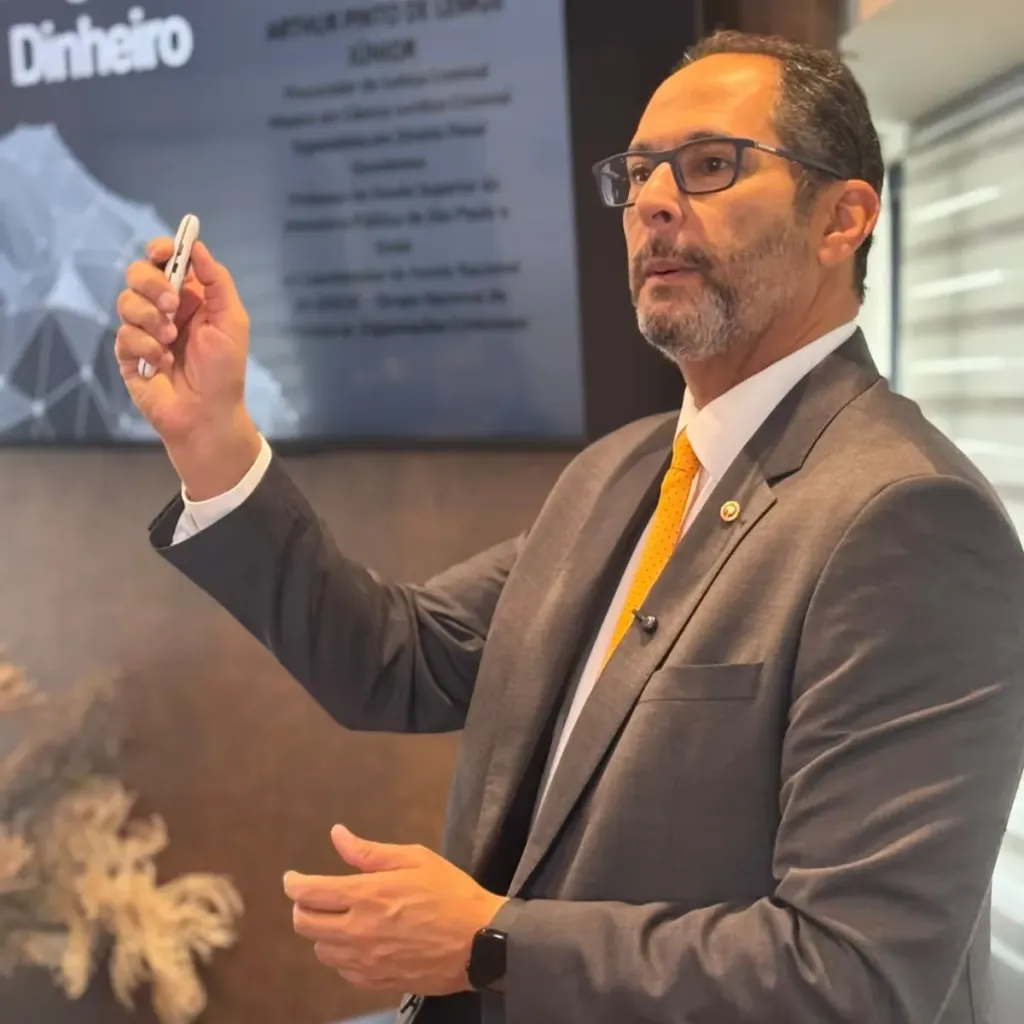 Prof. Dr. Arthur Pinto de Lemos Junior