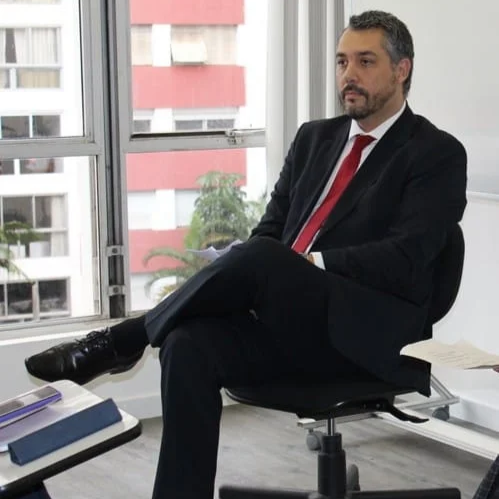 Dr. Flávio Turessi